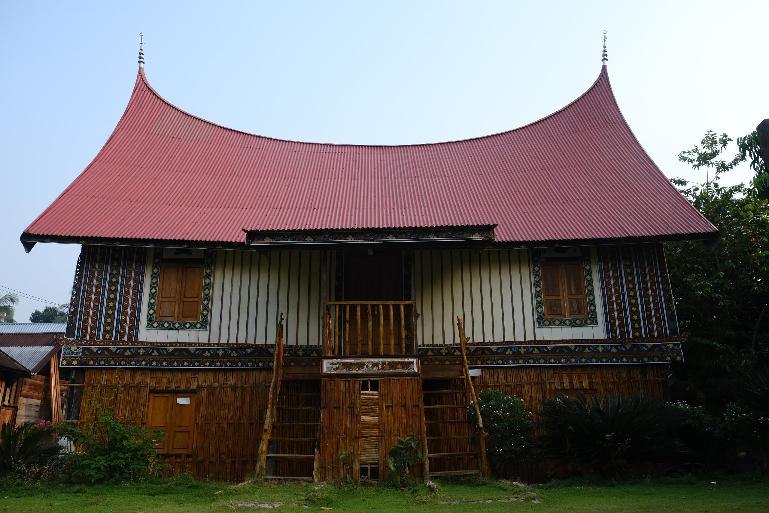 Istano Kalambu Suto Jambu Lipo 